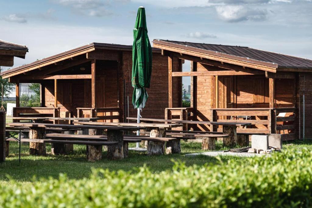 Camping Divoka Voda Bratislava Bagian luar foto