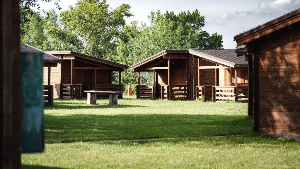 Camping Divoka Voda Bratislava Bagian luar foto